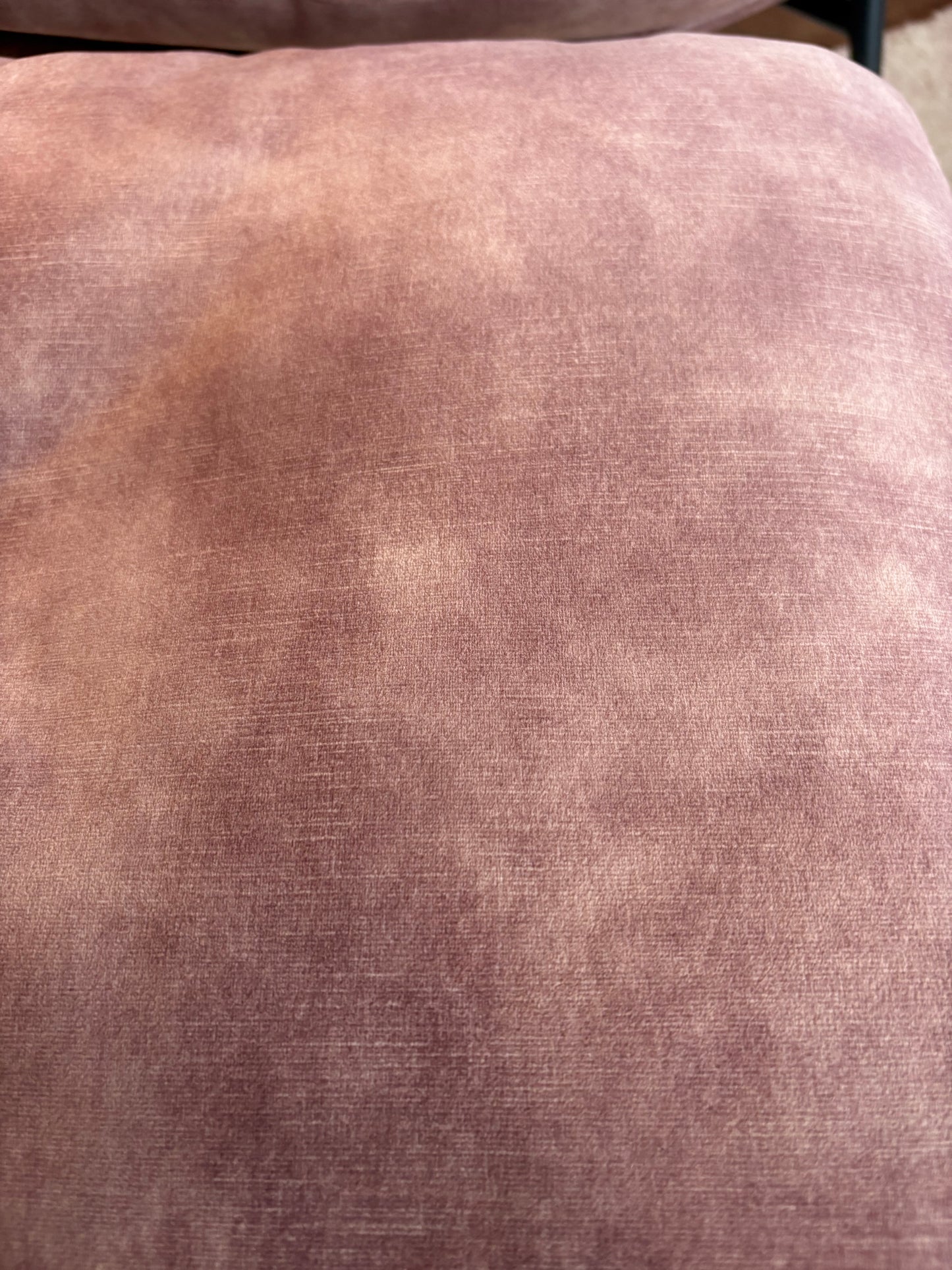 Sessel „Cozy Chair“ – 88 cm purer Komfort! Mit weicher Polsterung, ergonomischem Sitz und modernem Metallgestell wird er zum ultimativen Lieblingsplatz in deinem Wohnzimmer.