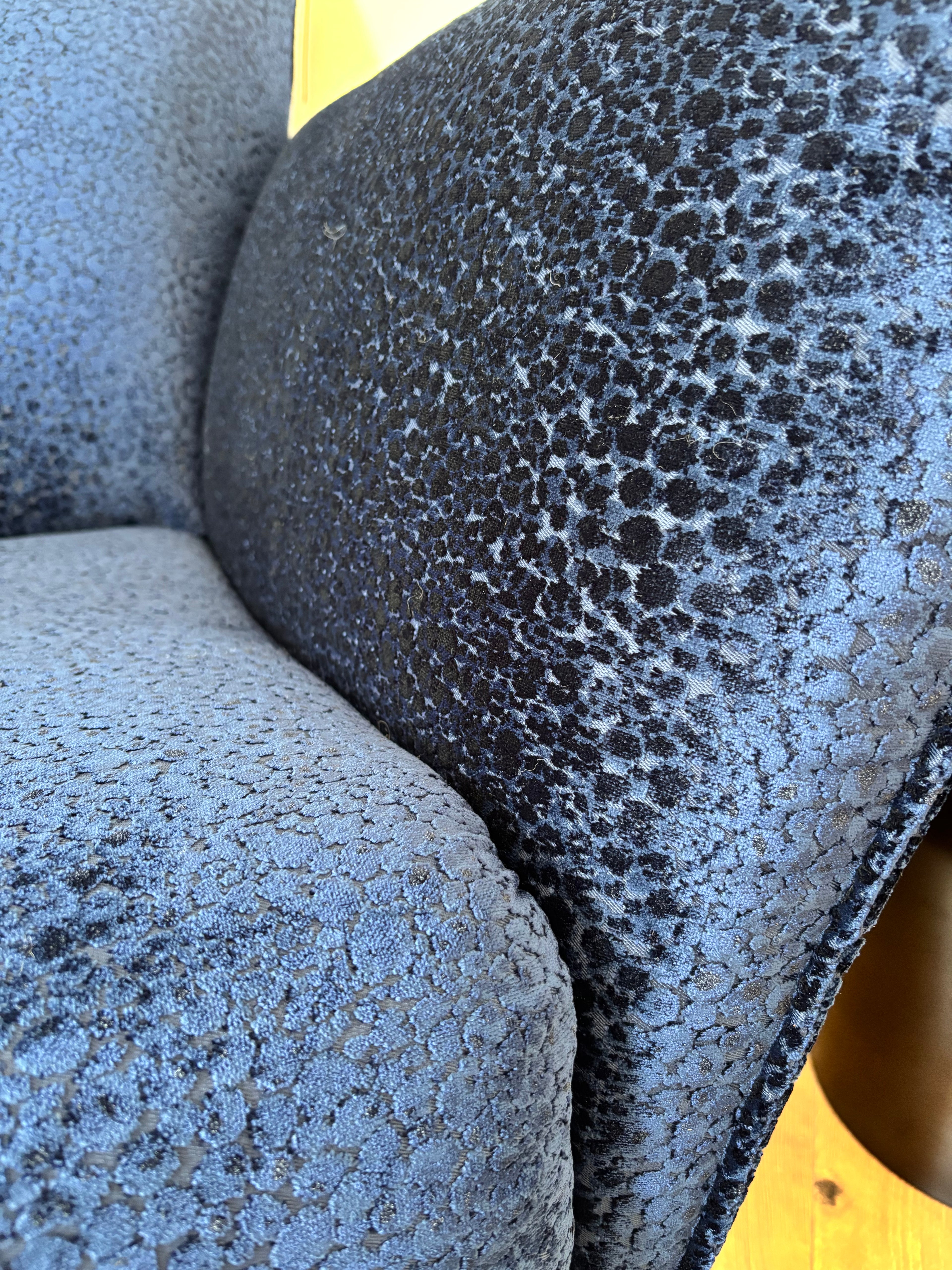 Sessel „Royal Leo“ – Samt in Leo-Optik, Made in Germany