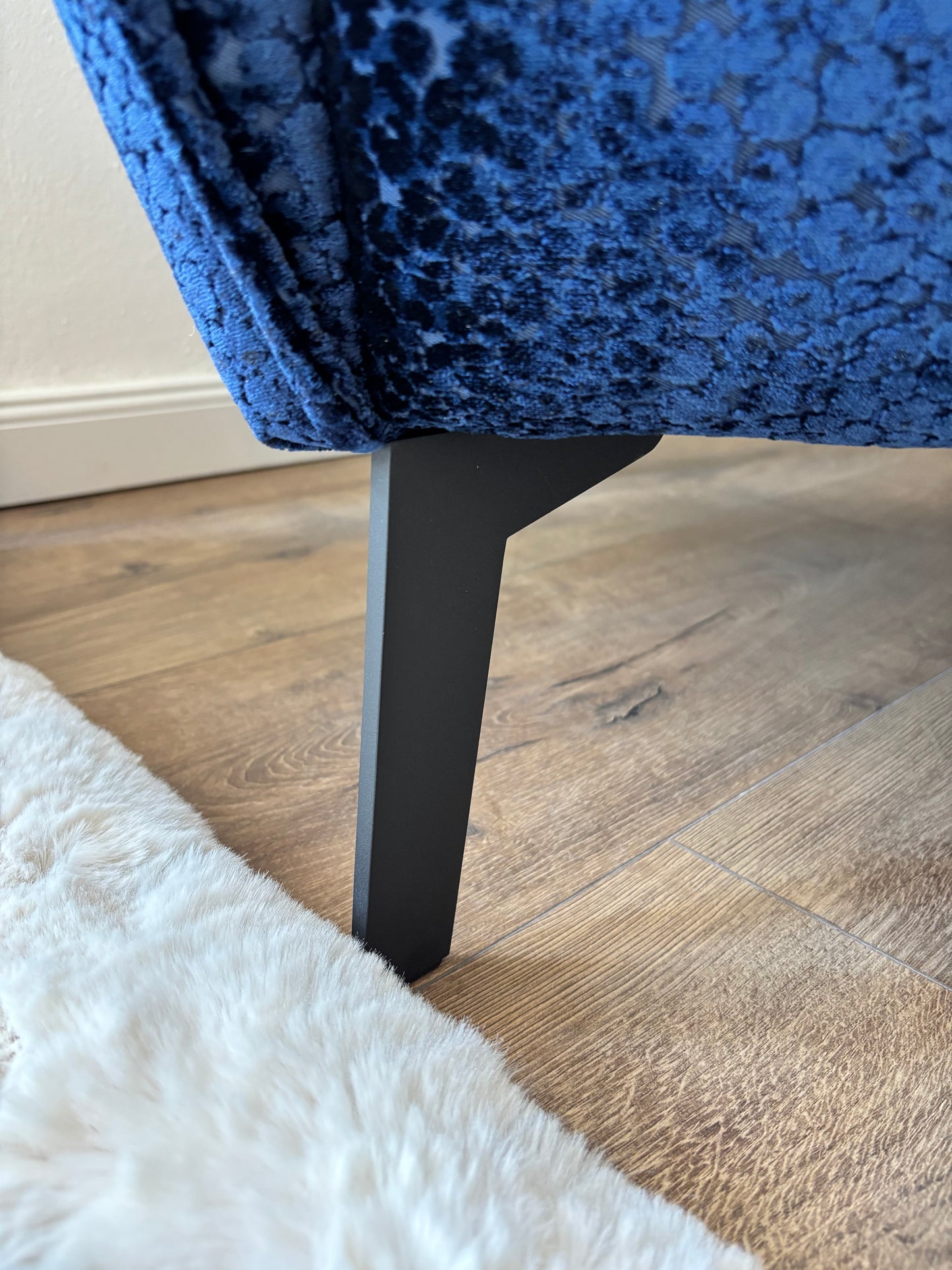 Sessel „Royal Leo“ – Samt in Leo-Optik, Made in Germany