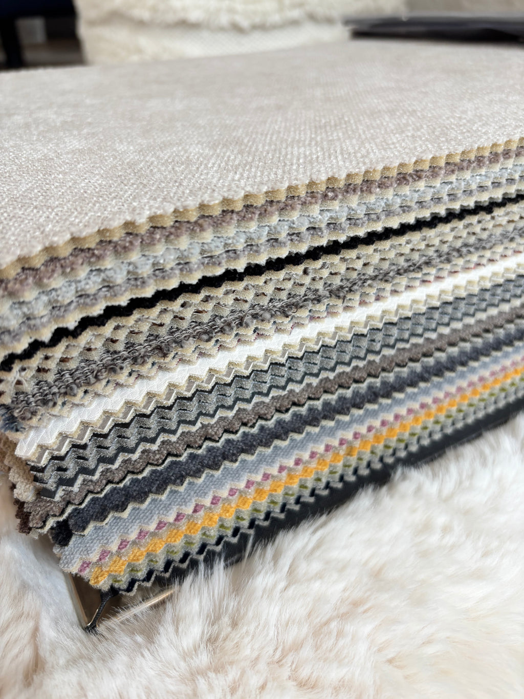 Boxspringbett in Royalblau – 180 × 200 cm, sofort verfügbar