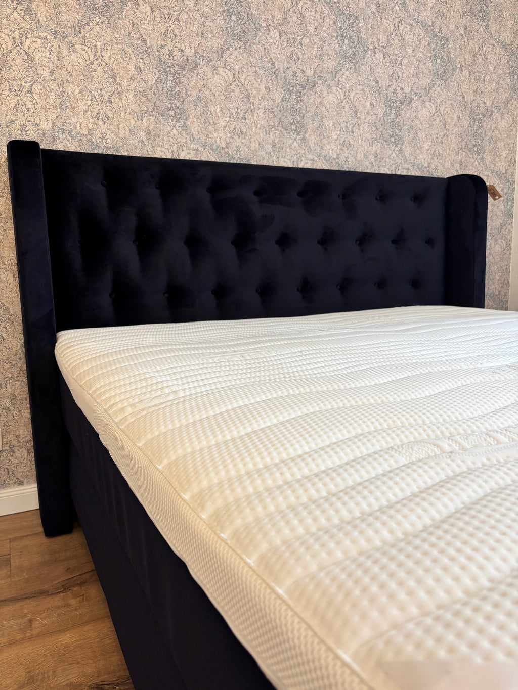 Boxspringbett in Royalblau – 180 × 200 cm, sofort verfügbar