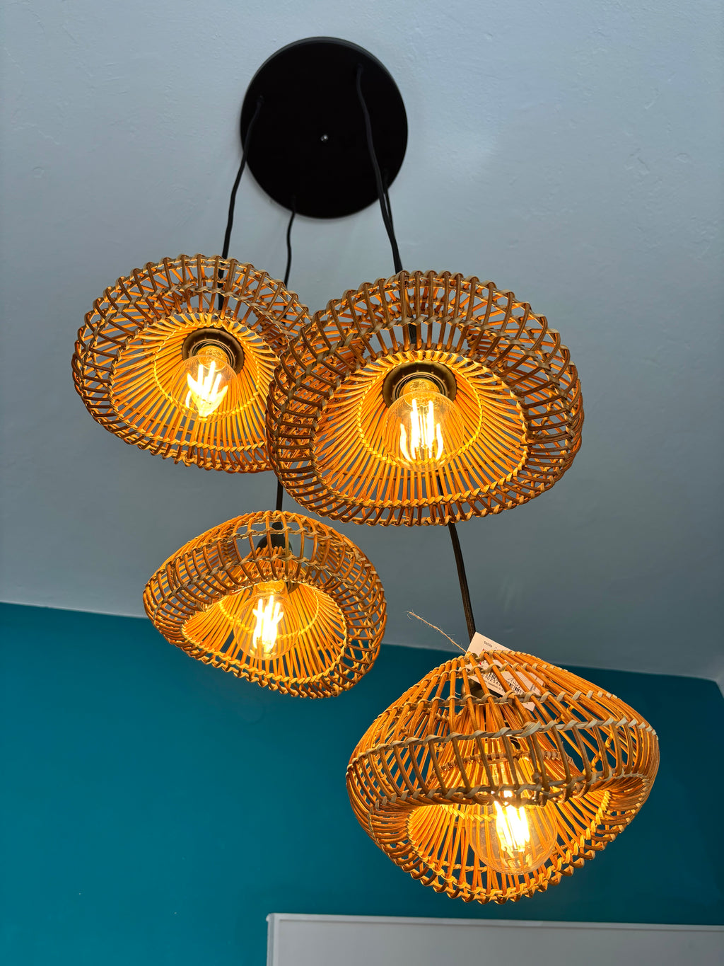 Hängelampe „Coconut Waves“ – Rattan, 4-flammig, 133 × 49 × 43 cm