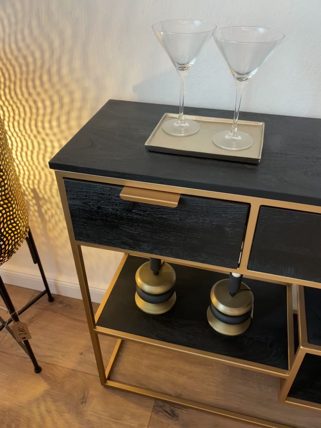Sideboard – Akazienholz Schwarz/Gold, 141 ×80×33 cm (ohne Deko)